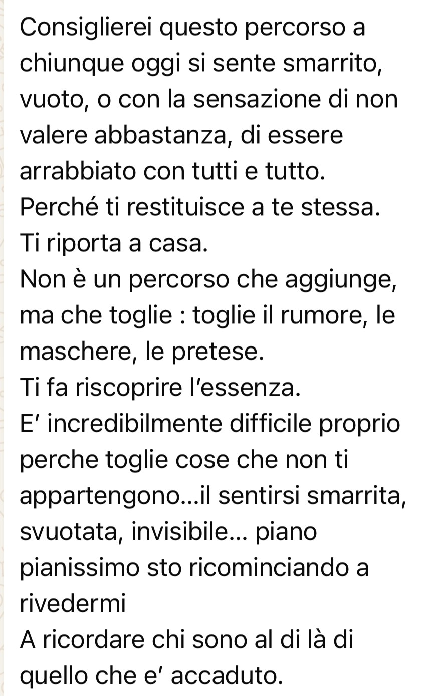 Messaggio di una partecipante che descrive un percorso che toglie il rumore e le maschere invece di aggiungere