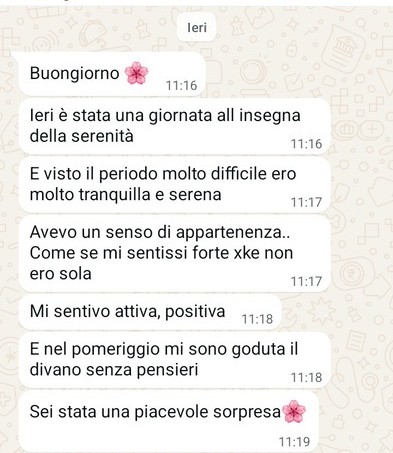 Messaggi di una partecipante che descrive una giornata serena e un senso di appartenenza